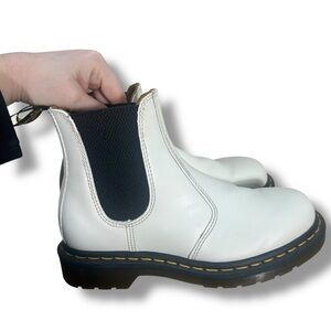 DR. MARTENS WOMEN'S 2976 YELLOW STITCH SMOOTH LEATHER CHELSEA White Size 6